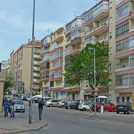 Elegant Bright Private Next To River Tejo Arrentela